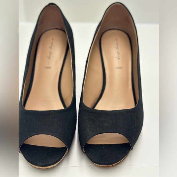 In Every Story women’s wedges. Size 12 Wide - Picture 3 of 4